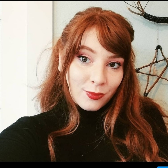 Meet your Posher, Bree - Picture 2 of 2